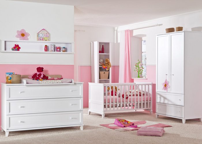 Decoración para niña en blanco y rosa