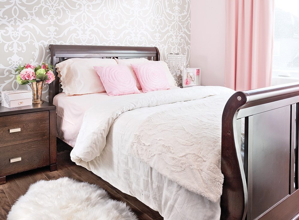Dormitorio femenino en rosa